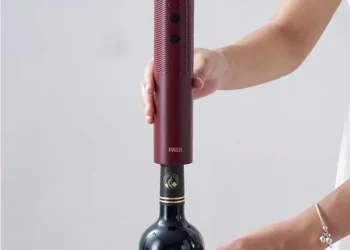 Effortless Wine Opening Anywhere with This Portable USB Rechargeable Opener
